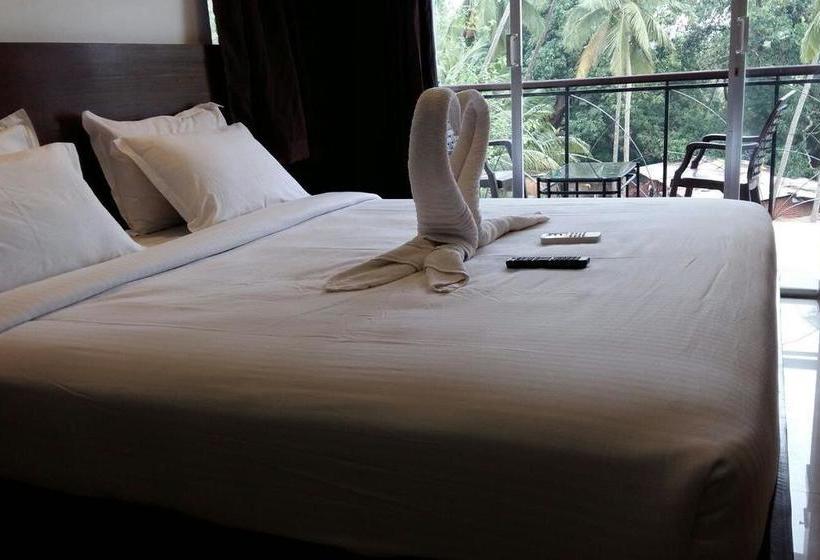 Hotel The Gulmohar Resort 5