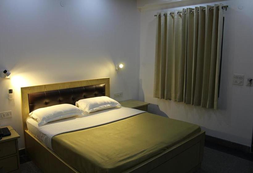 Hotel Dhauladhar Heights 8