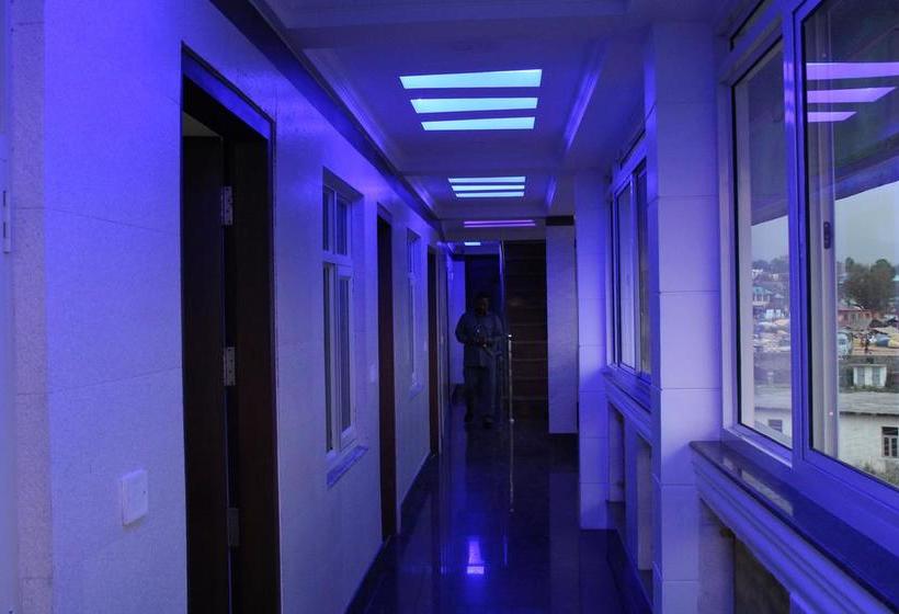 Hotel Dhauladhar Heights 9