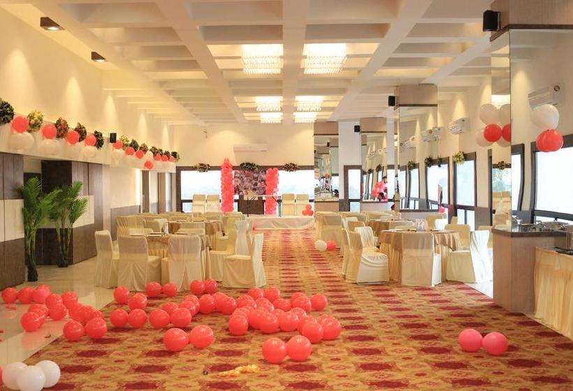 Hotel Sudarshan City Walk 17