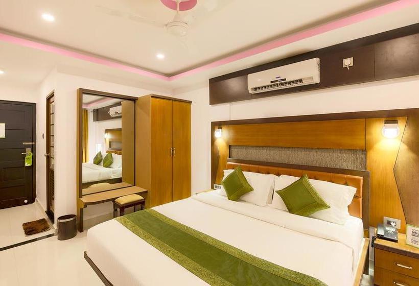 Hotel Treebo Palmyra Grand Suite 10