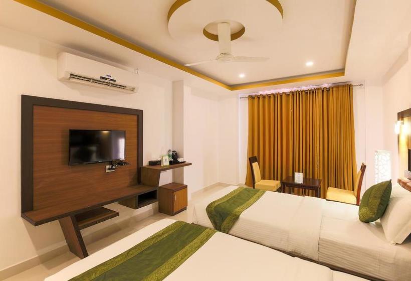 Hotel Treebo Palmyra Grand Suite 15