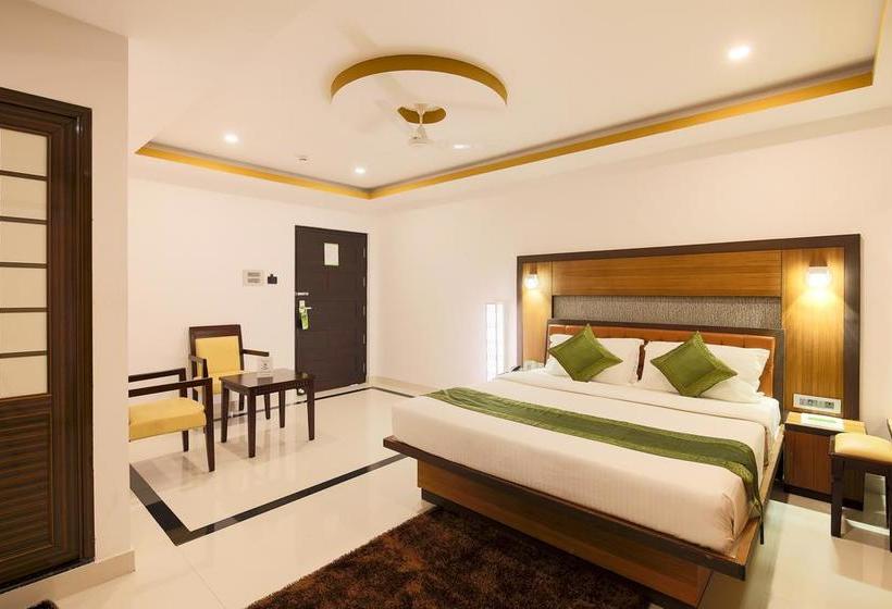 Hotel Treebo Palmyra Grand Suite 18