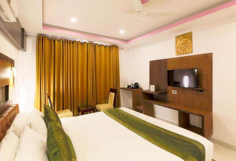 Hotel Treebo Palmyra Grand Suite 19