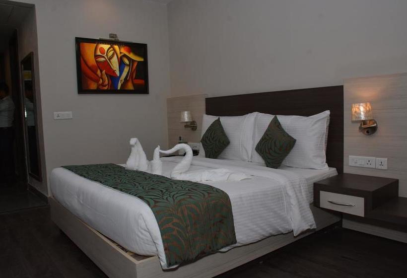 Hotel Hide Away Suites 10