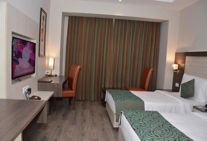 Hotel Hide Away Suites 11