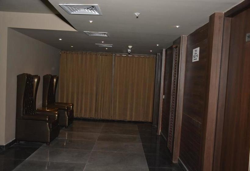 Hotel Hide Away Suites 14