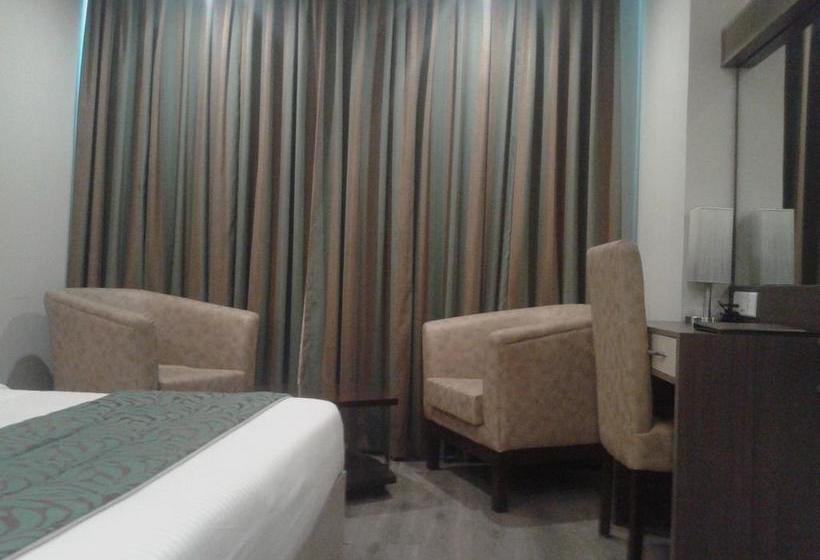 Hotel Hide Away Suites 7