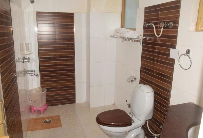 Zinnia Hotels And Resort 16