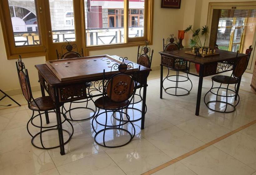 Zinnia Hotels And Resort 7