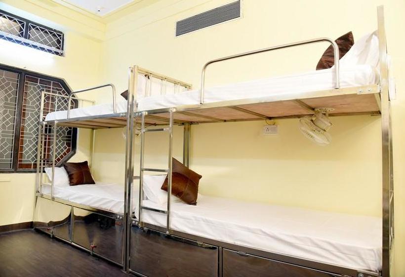 Hostel Flexi Stays 11