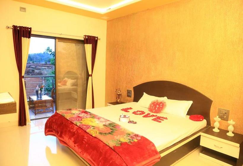 Hotel Strawberry Homes Maharashtra