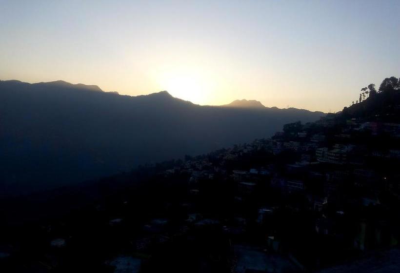 Hotel Deep Dinky Dine Pauri 1