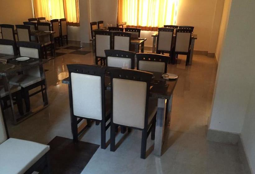 Hotel The Forest View 6