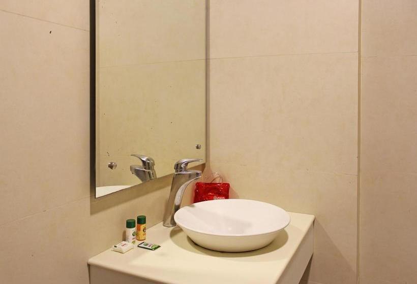 Hotel Oyo Rooms Patel Chowk 15