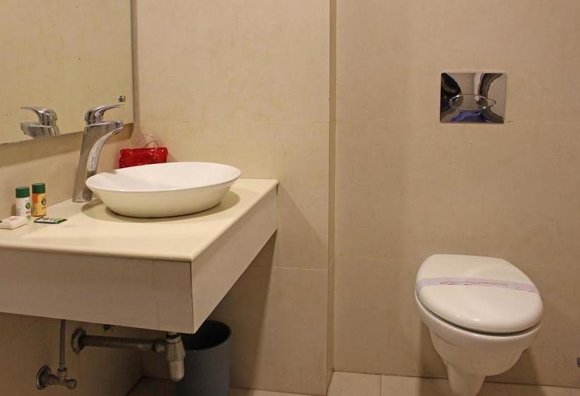 Hotel Oyo Rooms Patel Chowk 16