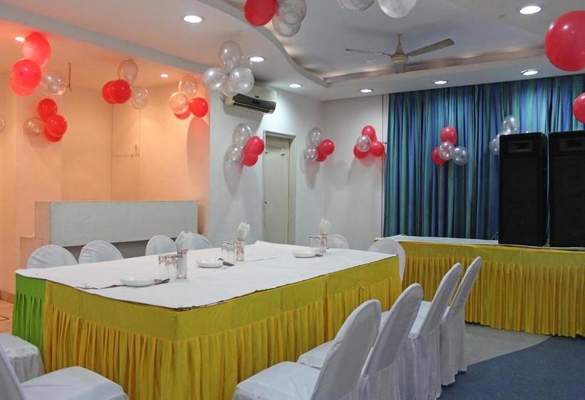 Hotel Oyo Rooms Patel Chowk 4