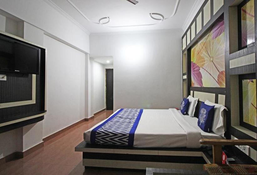 Hotel Oyo Rooms Near Pujari Asharam 13
