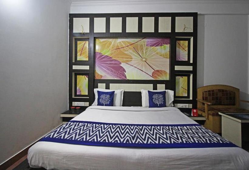 Hotel Oyo Rooms Near Pujari Asharam 14