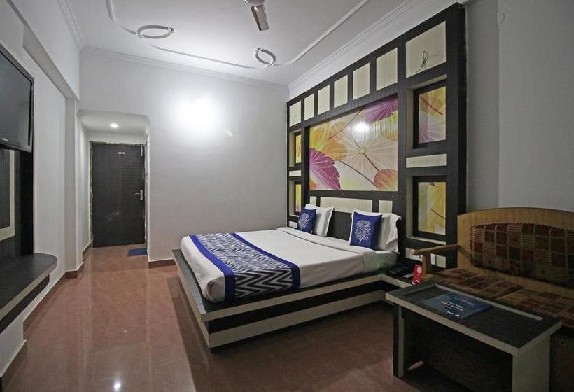 Hotel Oyo Rooms Near Pujari Asharam 15