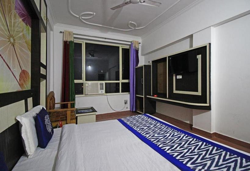 Hotel Oyo Rooms Near Pujari Asharam 16
