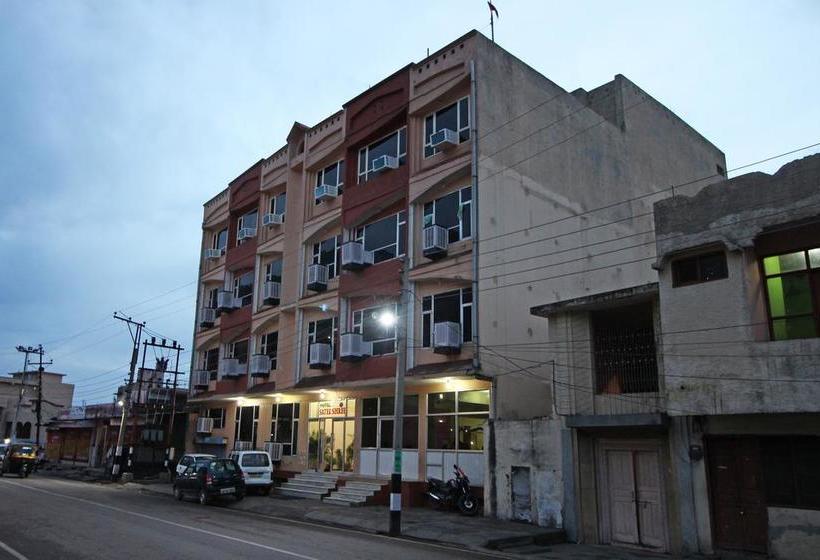 Hotel Oyo Rooms Near Pujari Asharam 2