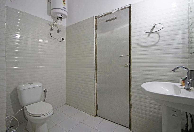 Hotel Oyo Rooms Near Pujari Asharam 20