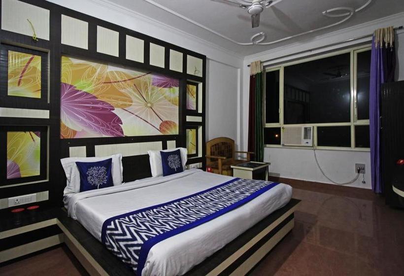 Hotel Oyo Rooms Near Pujari Asharam 9