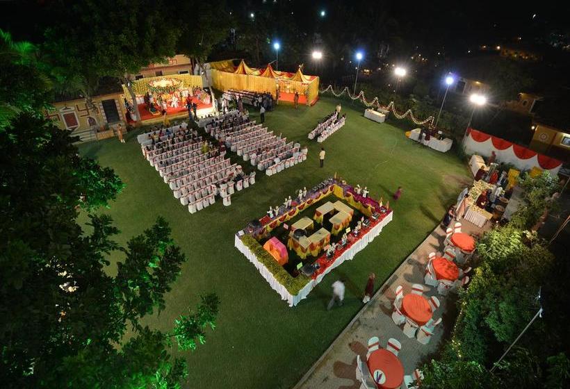 Resort Chouki Dhani 18