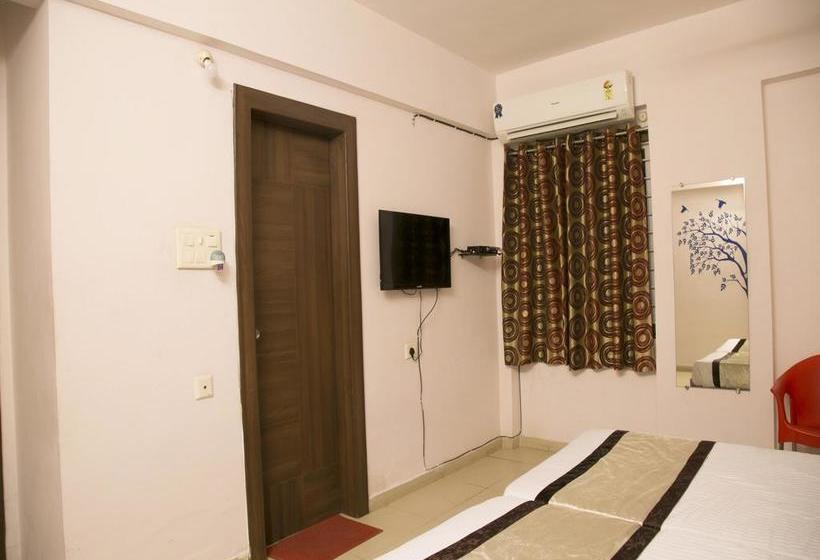 Hotel Oyo Homes Gulmohar 12