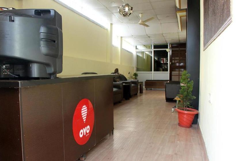 Hotel Oyo Rooms Isbt Graphic Era 1