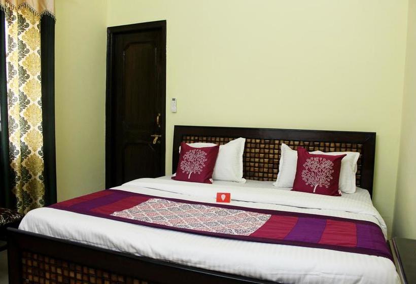 Hotel Oyo Rooms Isbt Graphic Era 17