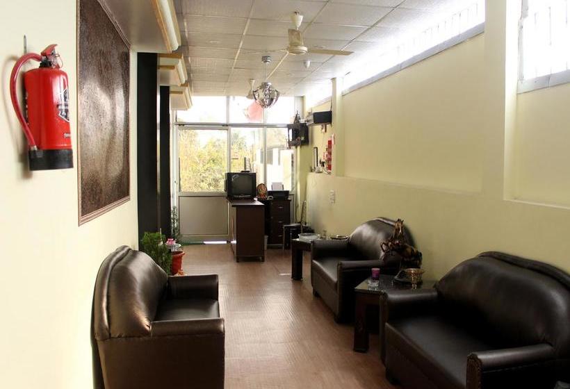 Hotel Oyo Rooms Isbt Graphic Era 2