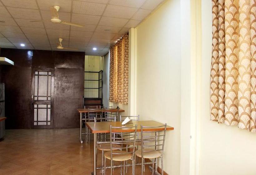 Hotel Oyo Rooms Isbt Graphic Era 8