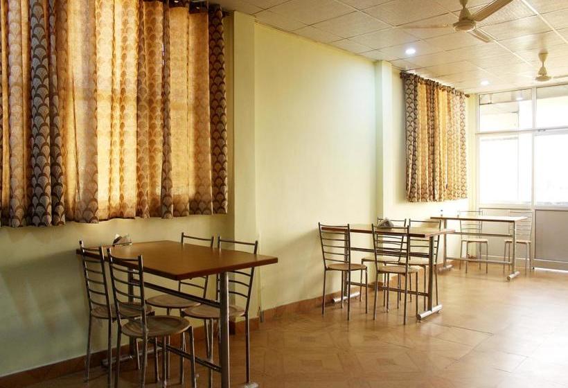 Hotel Oyo Rooms Isbt Graphic Era 9