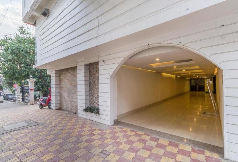 Hotel Oyo Rooms Zoo Road Tiniali 3