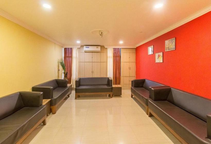 Hotel Oyo Rooms Zoo Road Tiniali 6