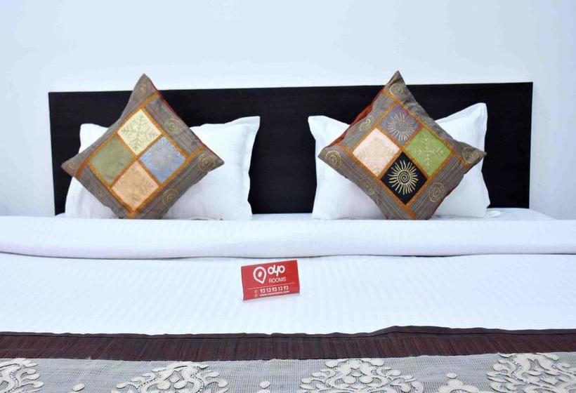 Hotel Oyo Rooms Rajiv Gandhi Circle 15