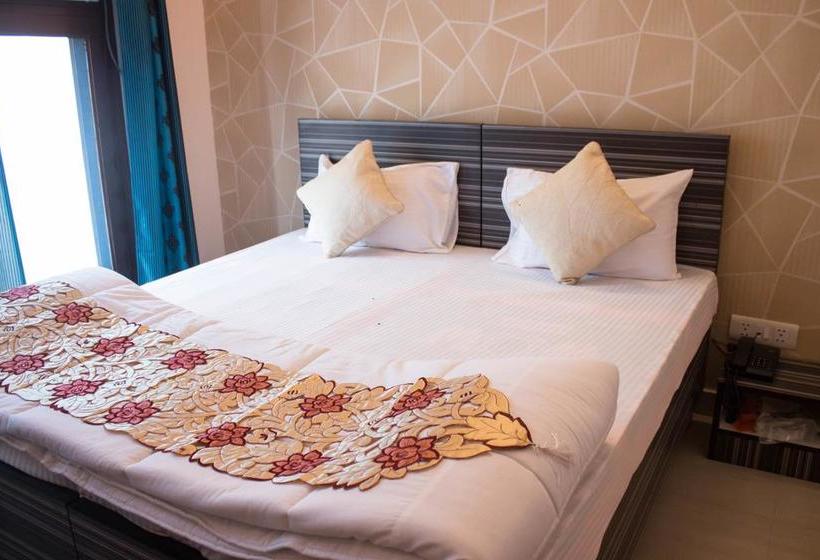Hotel Oyo Rooms Toy City Greater Noida 12