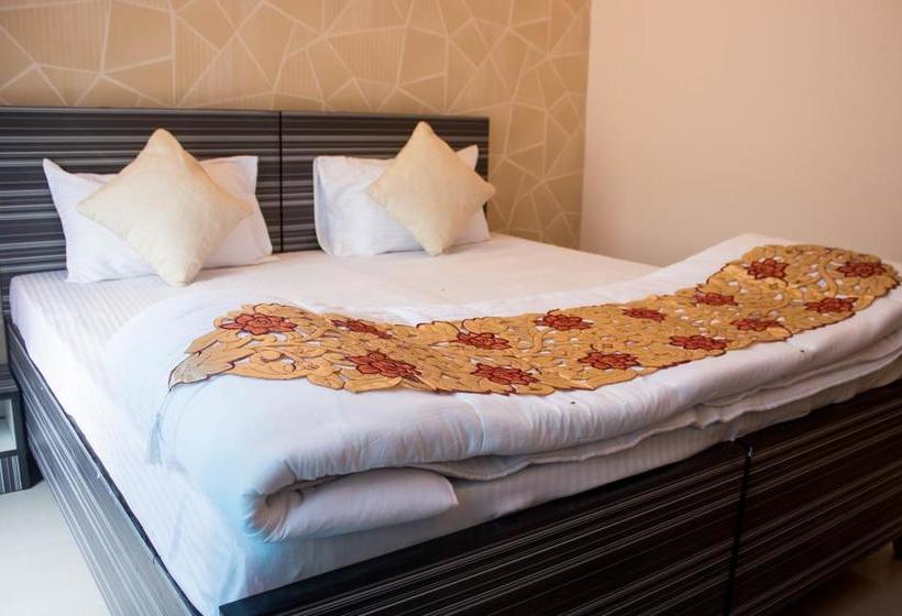 Hotel Oyo Rooms Toy City Greater Noida 13