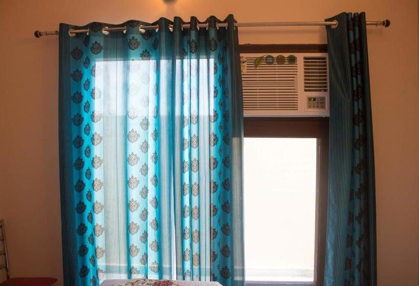 Hotel Oyo Rooms Toy City Greater Noida 17