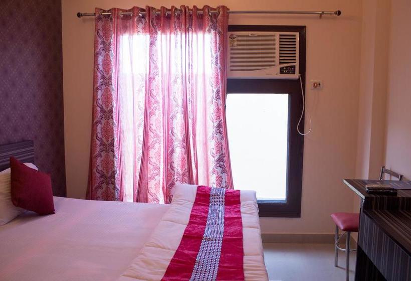 Hotel Oyo Rooms Toy City Greater Noida 19