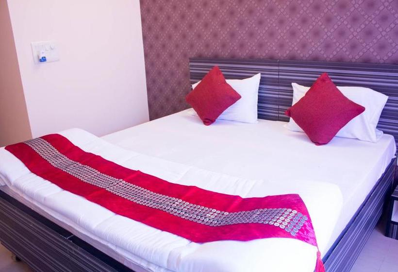 Hotel Oyo Rooms Toy City Greater Noida 7