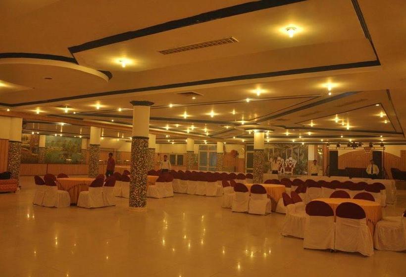 Hotel Inder Prasth 14