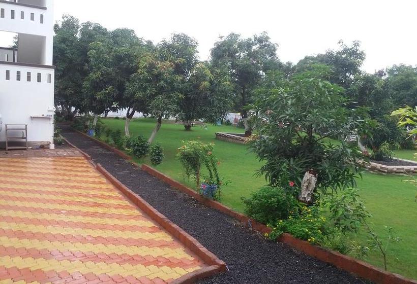 Resort The Gir Garden 18