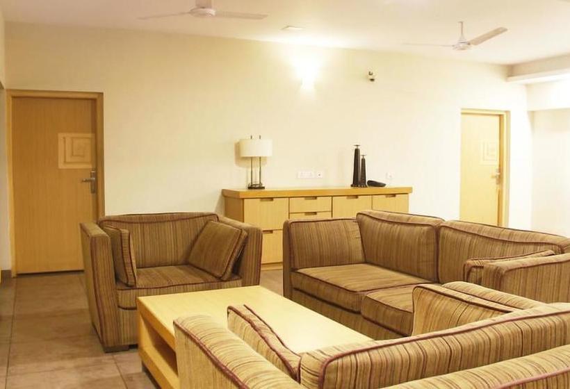 Hotel Classic Luxury Service Apartments 13