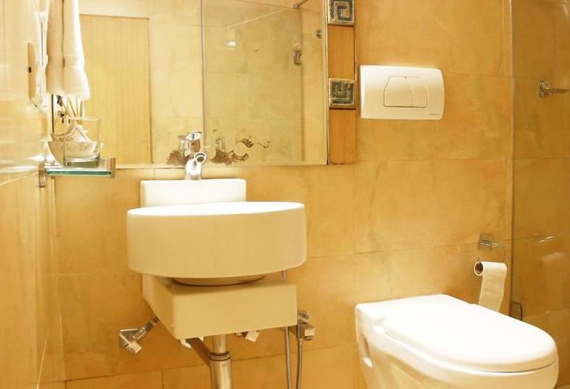 Hotel Classic Luxury Service Apartments 8