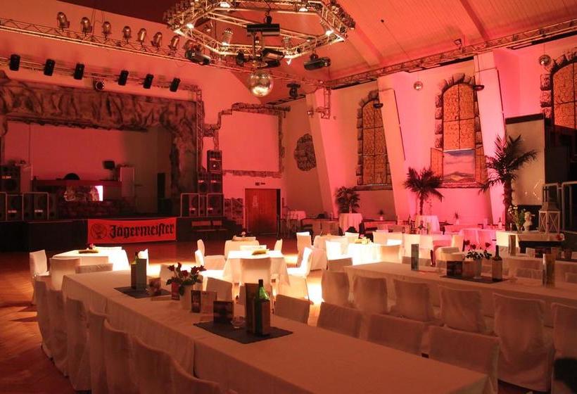 Hotel Und Restaurant Die Burg 15