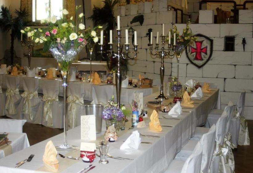 Hotel Und Restaurant Die Burg 17