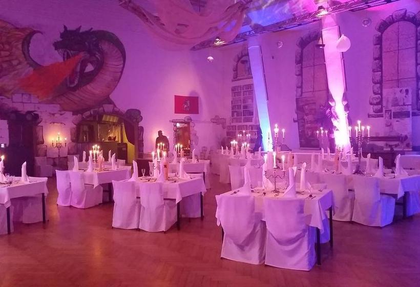 Hotel Und Restaurant Die Burg 19